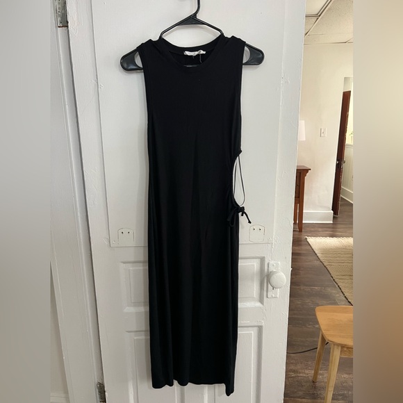 - Midi Body Con Dress with side Cut out - Picture 2 of 5